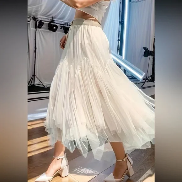 Luxe mesh asymmetrical hem maxi skirt - Picture 3 of 15